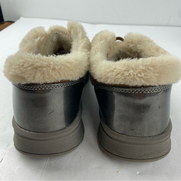 BZees Womens 10W Golden Tan Faux Fur Trim Washable Slip On Booties. - Picture 2 of 7
